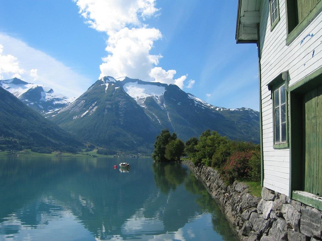 Hjelle Hotel Exterior photo