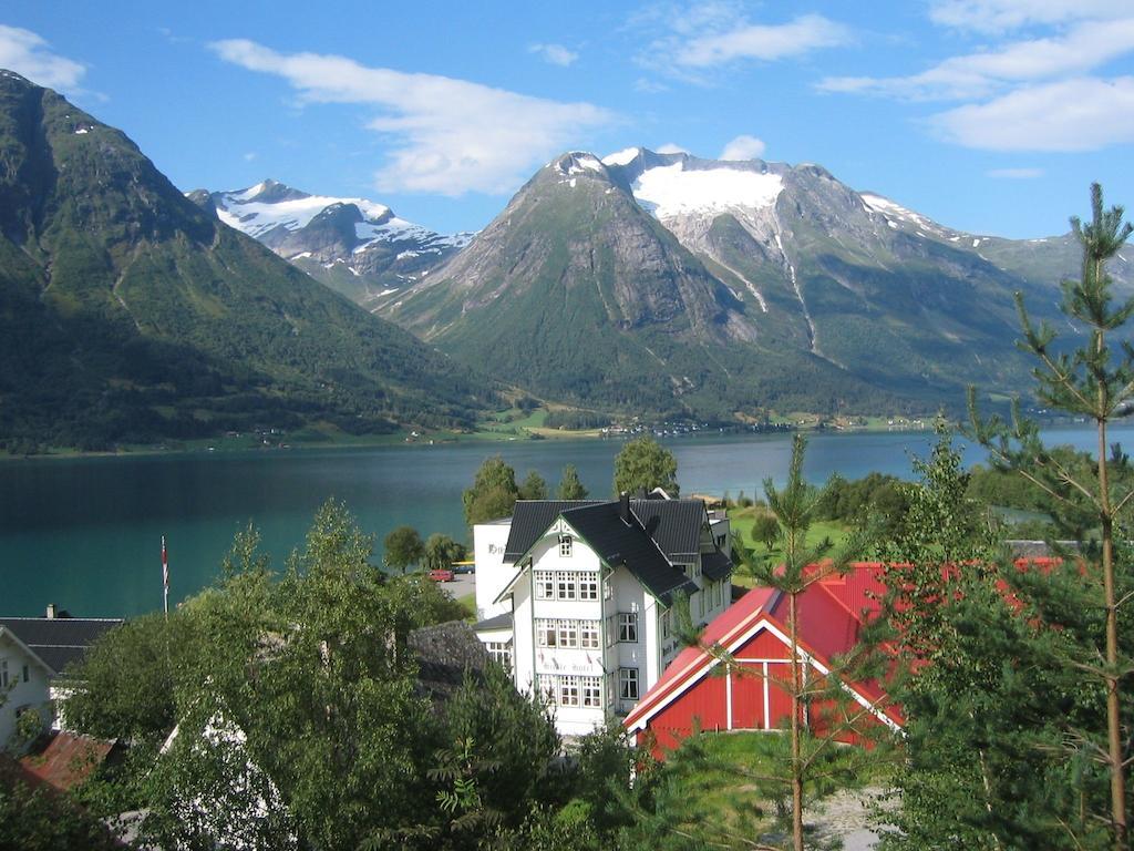 Hjelle Hotel Exterior photo